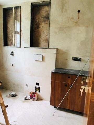 Bathroom in 3 BHK Builder Floor at Unitech Infospace, Sector 21 – for Rent