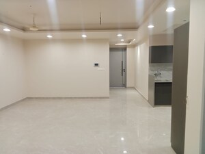 Room in 3 BHK Apartment at Raja Park – for Sale