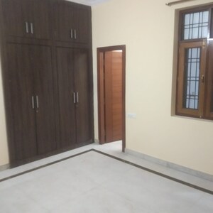 Room in 6 BHK Builder Floor at Gomti Nagar – for Sale