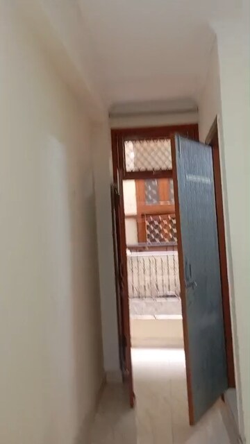 Room in 1 BHK Builder Floor at Savitri Nagar – for Rent