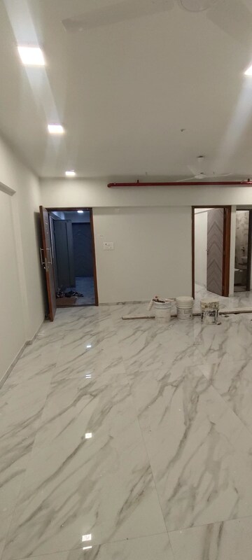 Room in 2.5 BHK Apartment at Sri Zynergy, Suman Nagar – for Rent