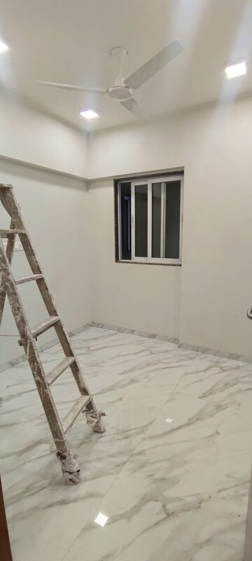 Room in 2.5 BHK Apartment at Sri Zynergy, Suman Nagar – for Rent