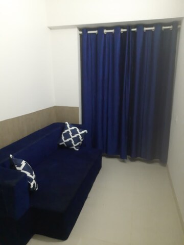 2 BHK Apartment For Rent in Shapoorji Pallonji Siennaa, Kandivali East