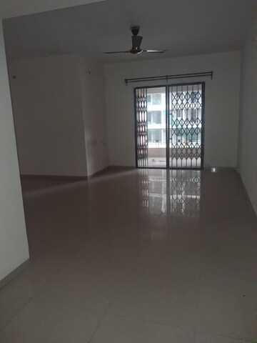 Room in 2 BHK Apartment at Nagpal Dev Exotica, Kharadi – for Rent