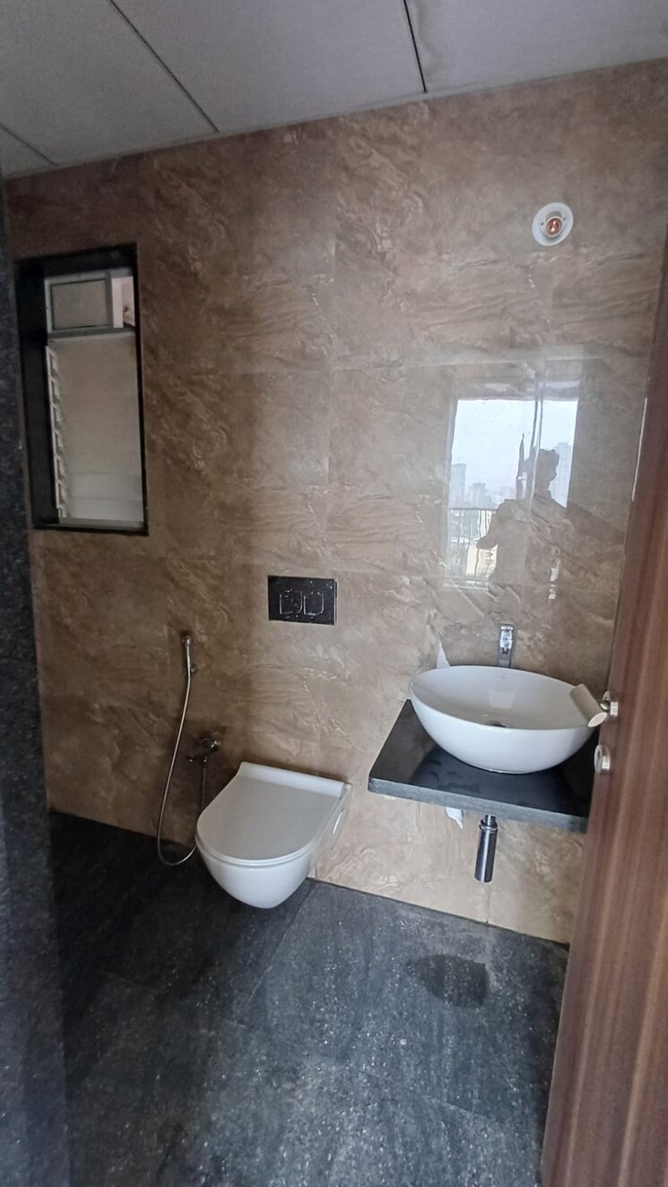 Bathroom, larkins-315-rio 2 Bedroom 612 Sq.Ft. Apartment In Panch Pakhadi Thane 9083120