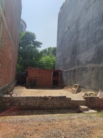  Plot For Sale in Swaran Jayanti Puram