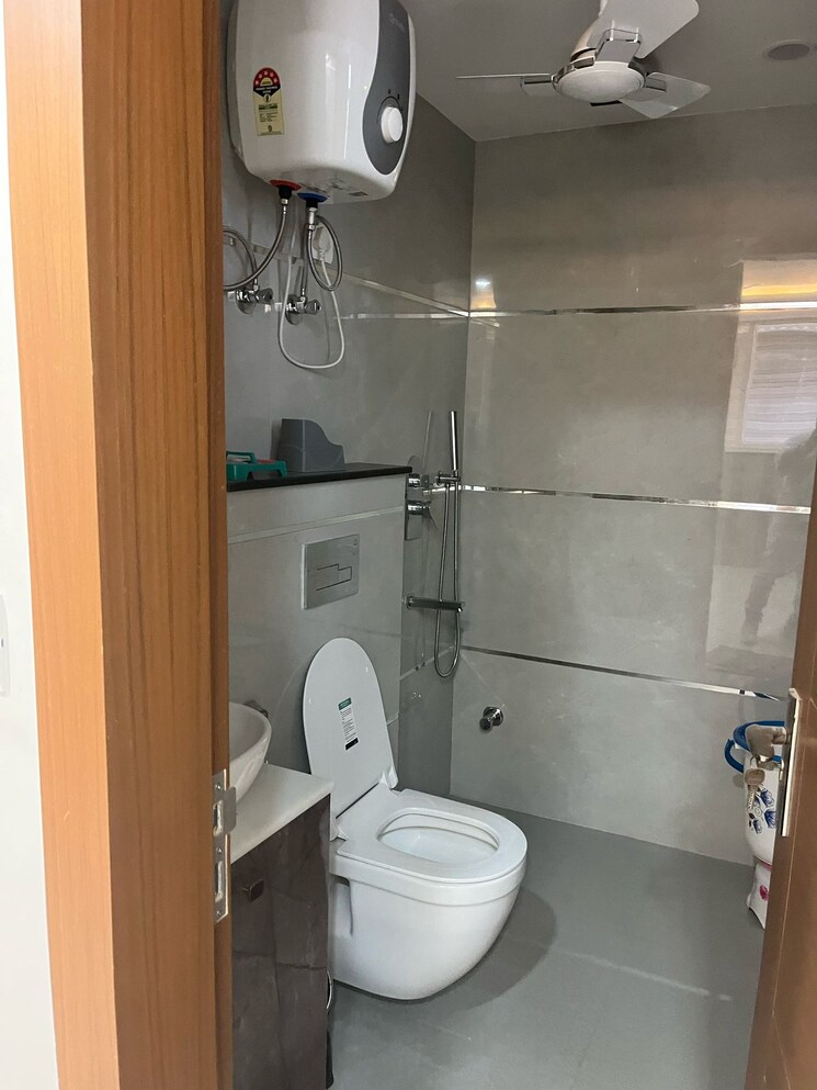 Bathroom, sector 6 dwarka 3 Bedroom 1550 Sq.Ft. Apartment In Sector 6 Dwarka Delhi 9083139