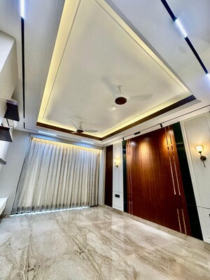 Balcony in 4 BHK Builder Floor at Central Park The Orchard, Sohna Sector 33 – for Sale