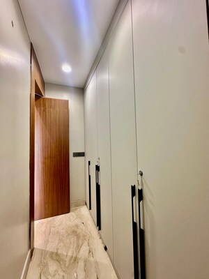 Building Lobby in 4 BHK Builder Floor at Central Park The Orchard, Sohna Sector 33 – for Sale