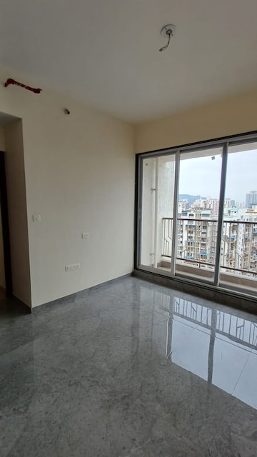 Room in 2 BHK Apartment at Larkins 315 Rio, Panch Pakhadi – for Rent