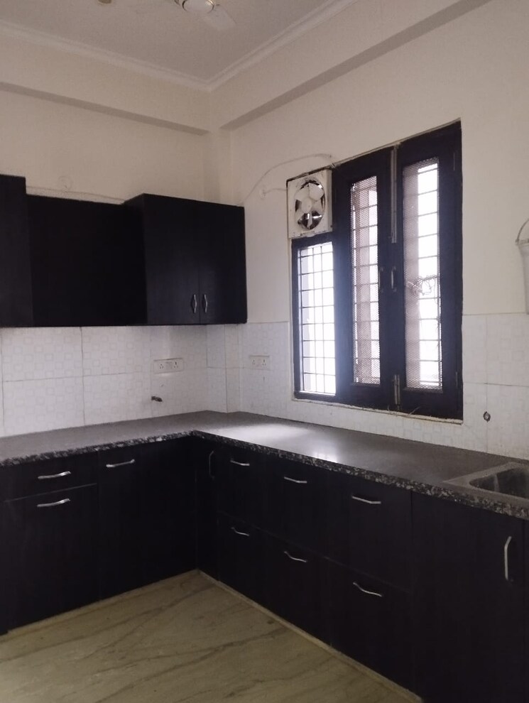 Kitchen, sushant lok i 3 Bedroom 1800 Sq.Ft. Builder Floor In Sushant Lok I Gurgaon 9083184