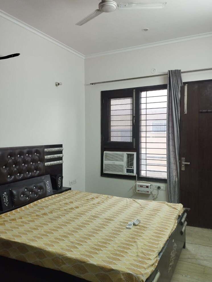 Bedroom, sushant lok i 3 Bedroom 1800 Sq.Ft. Builder Floor In Sushant Lok I Gurgaon 9083184