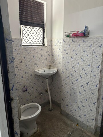 Bathroom in 1 RK Apartment at Katwaria Sarai – for Rent