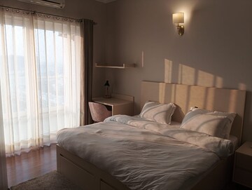 Bedroom in 3 BHK Builder Floor at Central Park Flower Valley Aqua Front Towers, Sohna Sector 33 – for Rent