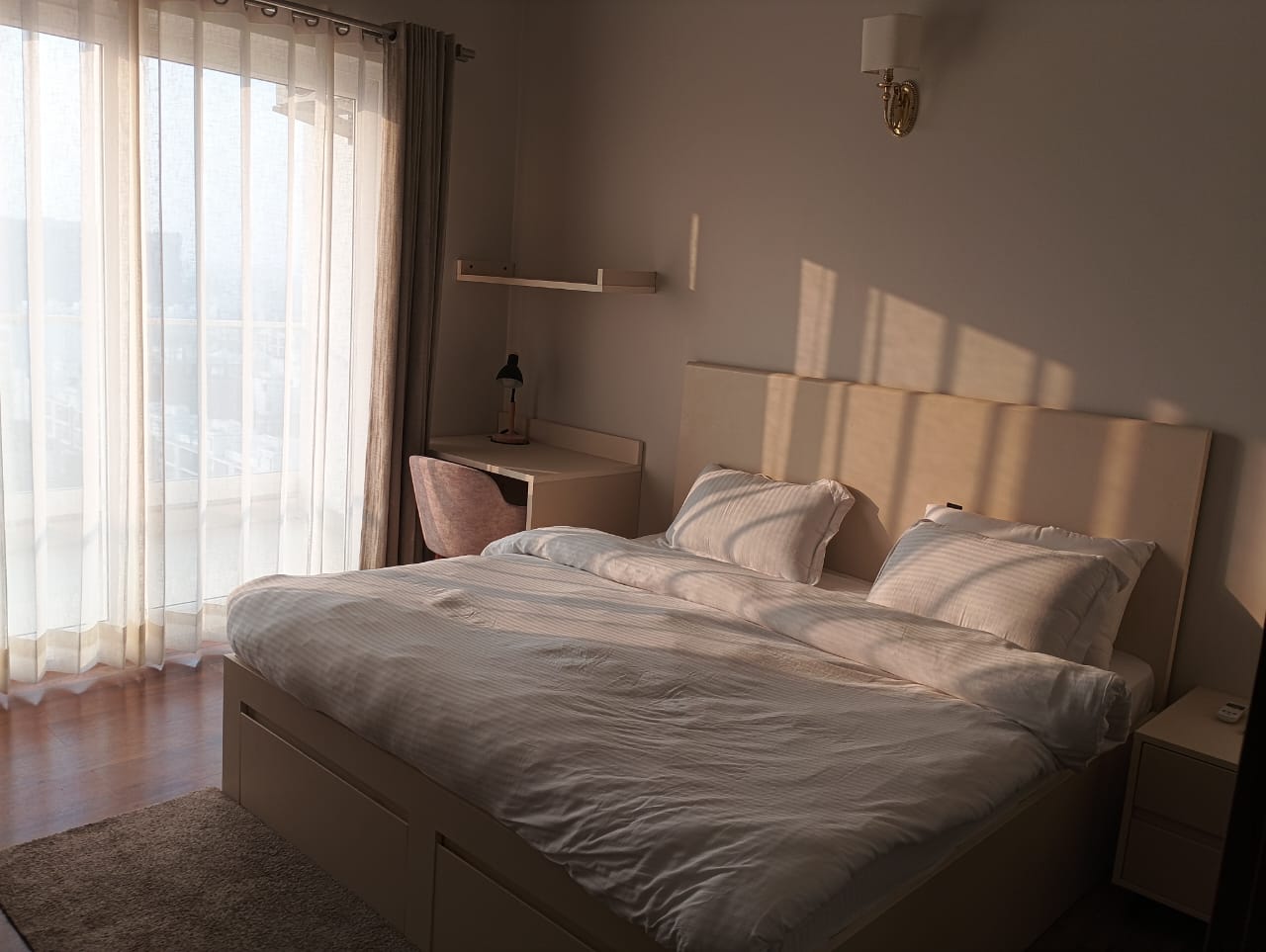 3 BHK + Servant Room 1789 Sq.Ft. Builder Floor in Central Park Flower Valley Aqua Front Towers