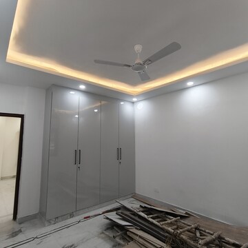 Room in 2 BHK Builder Floor at Lajpat Nagar – for Sale