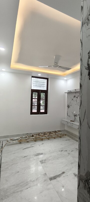 Room in 2 BHK Builder Floor at Lajpat Nagar – for Sale