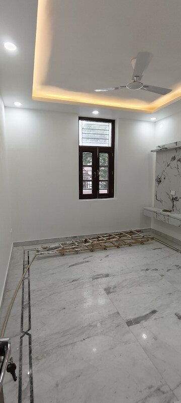 Room in 2 BHK Builder Floor at Lajpat Nagar – for Sale