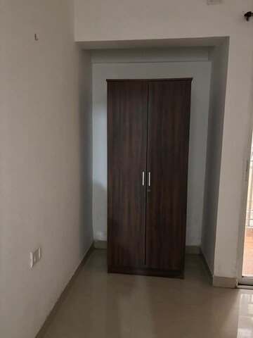 Room in 2 BHK Apartment at DB Orchid Ozone, Dahisar East – for Rent