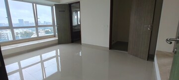 Room in 2 BHK Apartment at DB Woods, Goregaon East – for Rent
