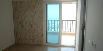 Room in 4 BHK Apartment at Ace Divino, Sector 1 Greater Noida – for Rent