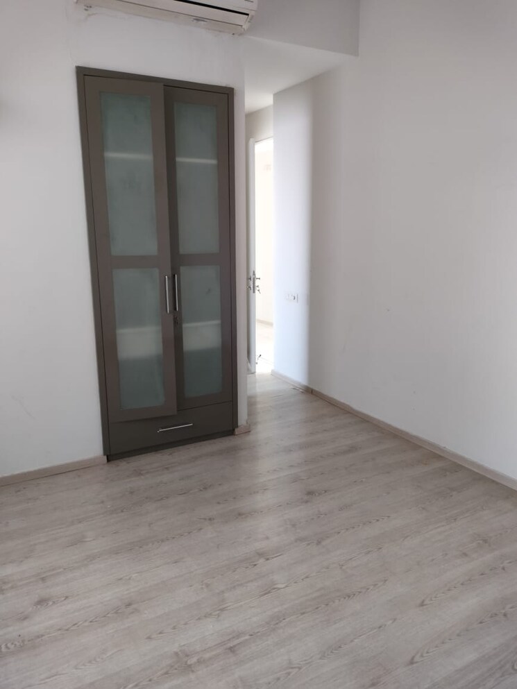 Room, ireo-skyon 3 Bedroom 2045 Sq.Ft. Apartment In Sector 60 Gurgaon 9083260