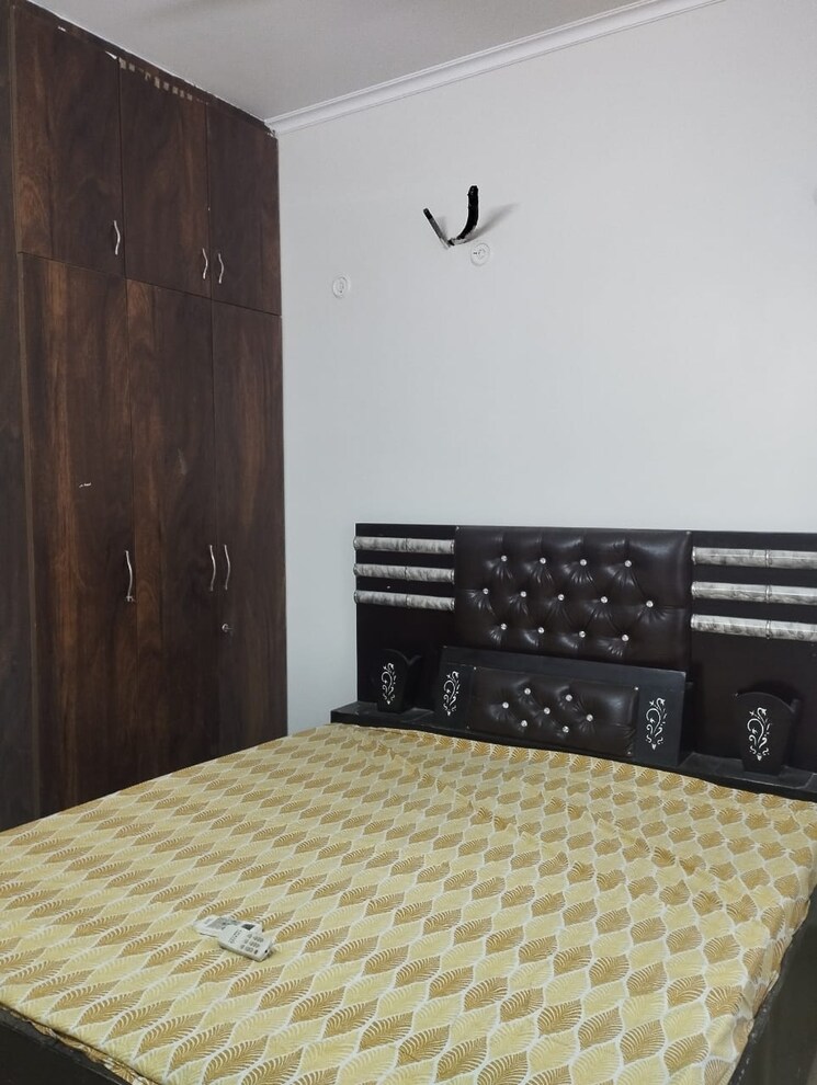 Bedroom, sector 57 3 Bedroom 2000 Sq.Ft. Builder Floor In Sector 57 Gurgaon 9083326