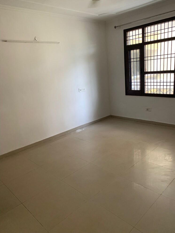 Room, vip road 3 Bedroom 1655 Sq.Ft. Apartment In Vip Road Zirakpur 9083325