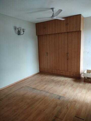 Bedroom in 4 BHK Apartment at DLF Westend Heights, Sector 53 – for Sale