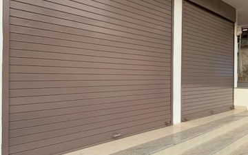 Shop For Rent in Laxmi Nagar