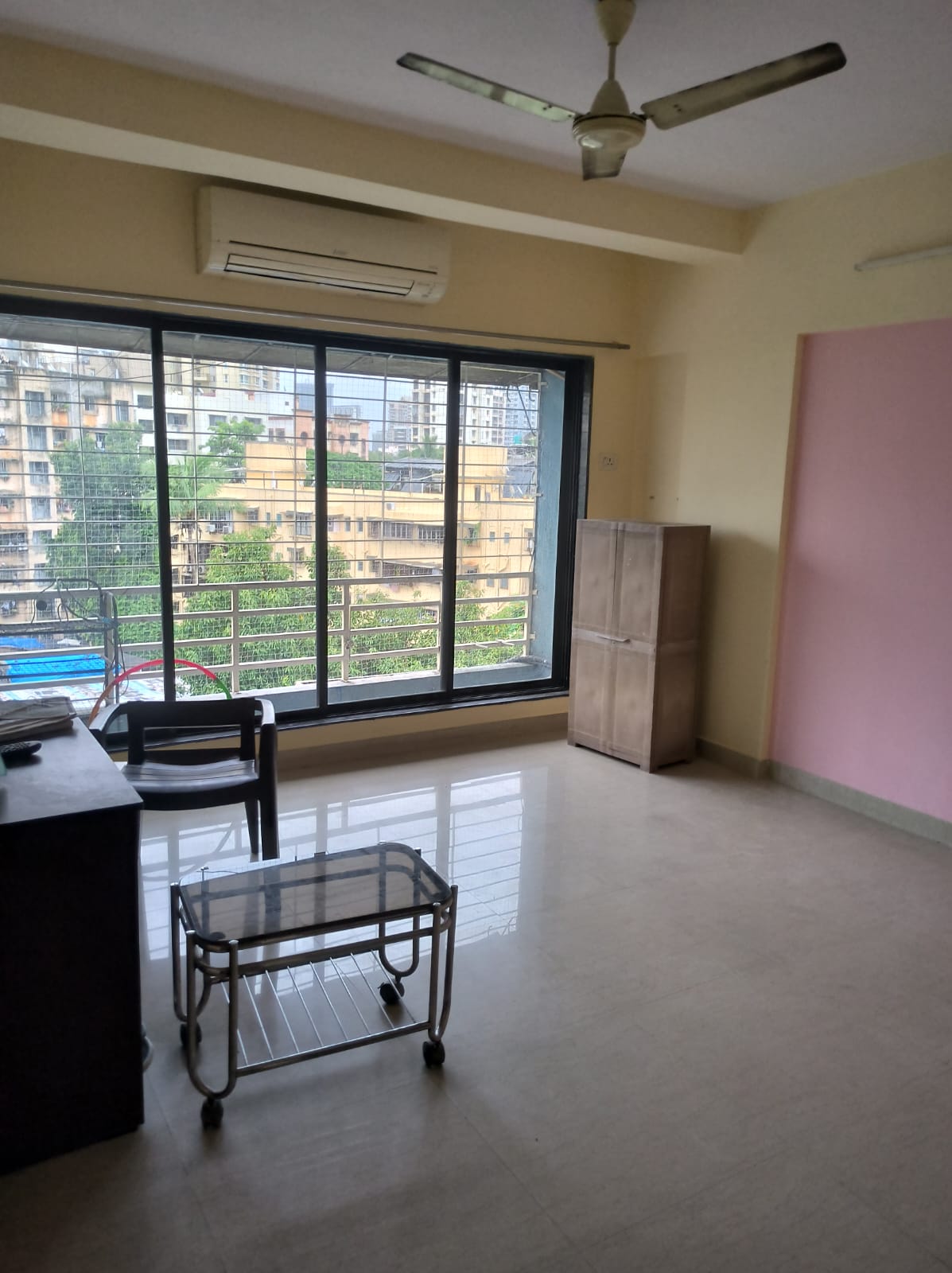 2 BHK Apartment For Rent in Borivali West