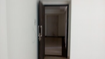 Furnished Amenities in 2 BHK Apartment at DLH Metroview, Andheri West – for Sale