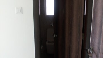 Furnished Amenities in 2 BHK Apartment at DLH Metroview, Andheri West – for Sale