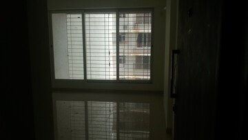 Room in 2 BHK Apartment at DLH Metroview, Andheri West – for Sale