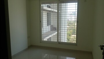 Room in 2 BHK Apartment at DLH Metroview, Andheri West – for Sale