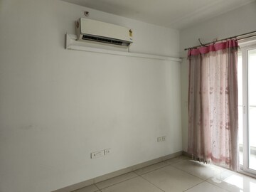 Room in 3 BHK Apartment at Godrej Platinum Hebbal, Hebbal – for Rent