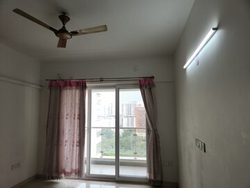 Room in 3 BHK Apartment at Godrej Platinum Hebbal, Hebbal – for Rent