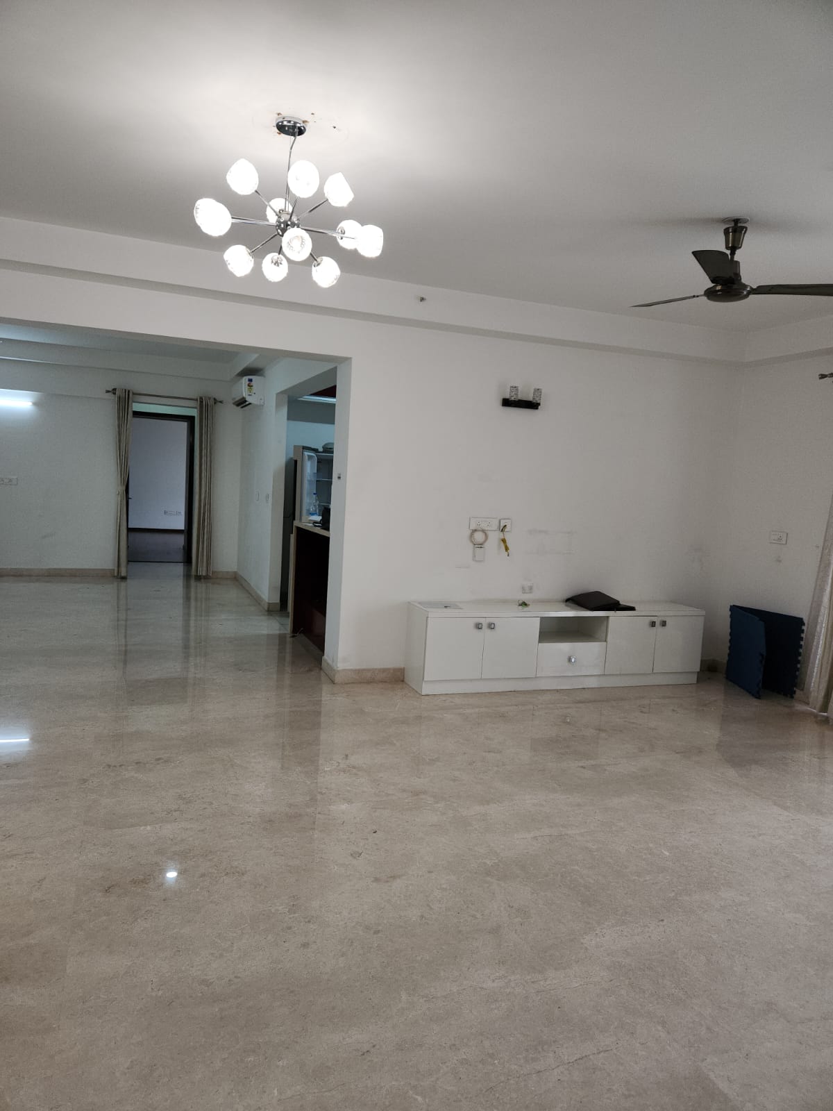 3 BHK + Servant Room 2900 Sq.Ft. Apartment in Godrej Platinum Hebbal