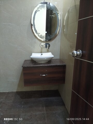 Bathroom in 3 BHK Apartment at Park Royal Apartment, Sector 56 – for Rent