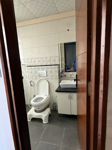 Bathroom in 3 BHK Apartment at Park Royal Apartment, Sector 56 – for Rent
