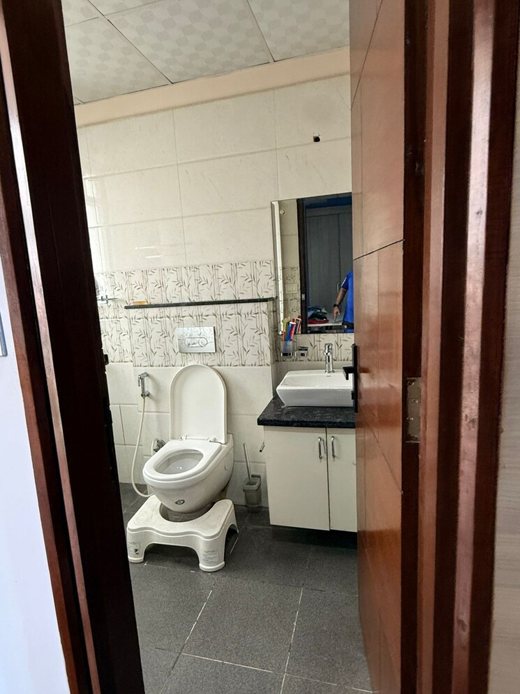 Bathroom, park-royal-apartment 3 Bedroom 2126 Sq.Ft. Apartment In Sector 56 Gurgaon 9083369