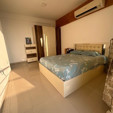 3 BHK Apartment For Rent in Oberoi Realty Splendor Grande, Majas Wadi
