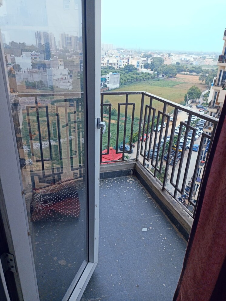 Balcony, signature-global-the-roselia 2 Bedroom 670 Sq.Ft. Apartment In Sector 95a Gurgaon 9083423