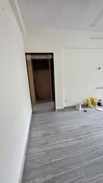 Room in 2 BHK Apartment at Evershine Embassy, Andheri West – for Sale
