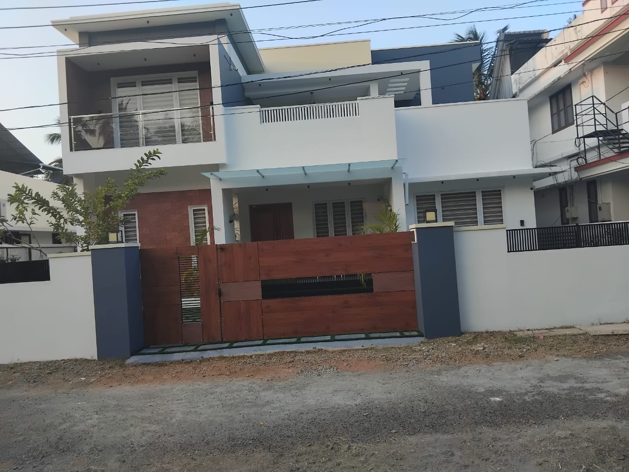 5 BHK + Servant Room,Study Room,Extra Room Independent House For Sale in Kalathode