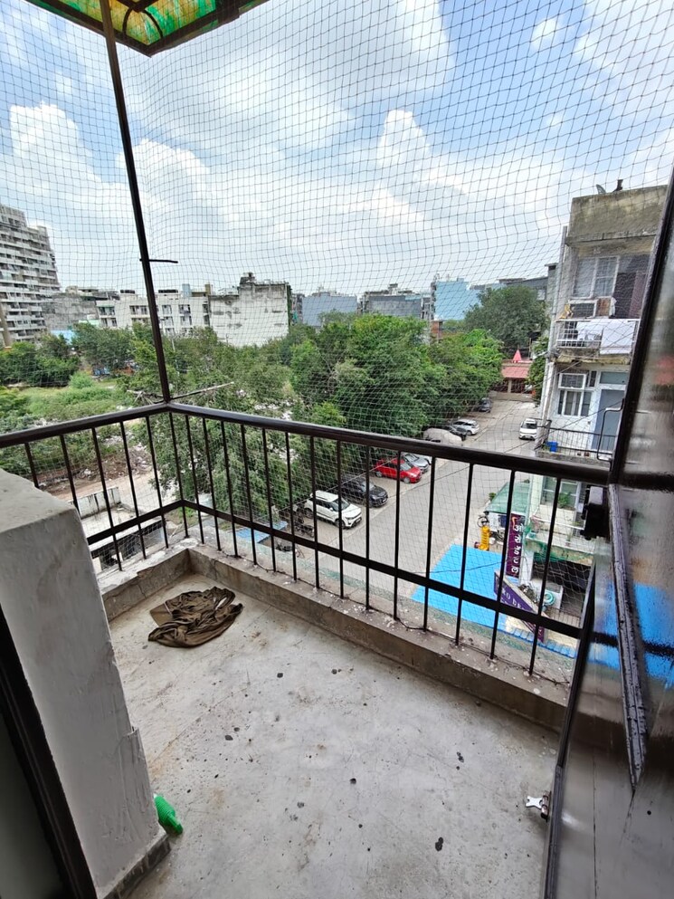 Balcony, sector 14 dwarka 1 Bedroom 450 Sq.Ft. Apartment In Sector 14 Dwarka Delhi 9083440
