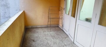 Room in 2.5 BHK Apartment at Erandwane – for Rent
