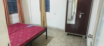 Bedroom in 2.5 BHK Apartment at Erandwane – for Rent