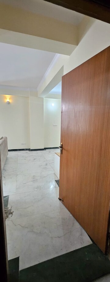 Room in 3 BHK Apartment at Sector 18 Dwarka – for Rent