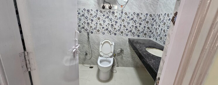 Bathroom, sector 18 dwarka 3 Bedroom 1550 Sq.Ft. Apartment In Sector 18 Dwarka Delhi 9083454